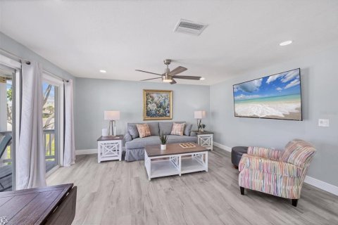 Immobilier commercial à vendre à Englewood, Floride: 4 chambres, 154.59 m2 № 1846414 - photo 6