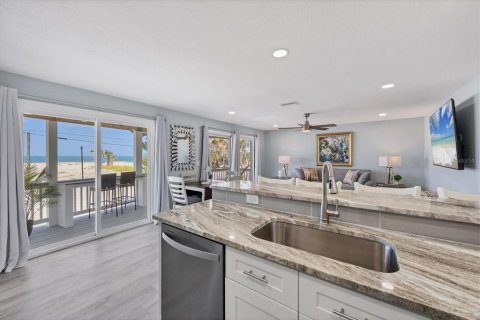 Immobilier commercial à vendre à Englewood, Floride: 4 chambres, 154.59 m2 № 1846414 - photo 13