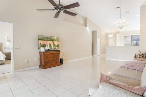 Villa ou maison à vendre à Sunrise, Floride: 2 chambres, 122.63 m2 № 1992960 - photo 14