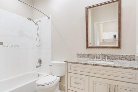 Villa ou maison à vendre à Sunrise, Floride: 2 chambres, 122.63 m2 № 1992960 - photo 25