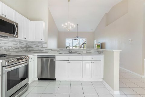 Villa ou maison à vendre à Sunrise, Floride: 2 chambres, 122.63 m2 № 1992960 - photo 7