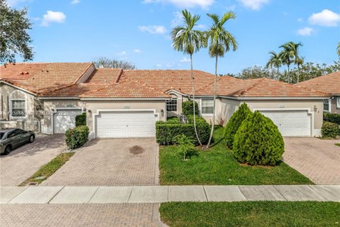 Villa ou maison à vendre à Sunrise, Floride: 2 chambres, 122.63 m2 № 1992960 - photo 1