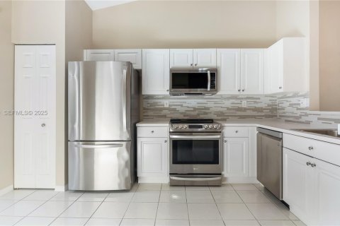 Villa ou maison à vendre à Sunrise, Floride: 2 chambres, 122.63 m2 № 1992960 - photo 5