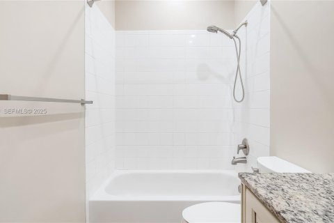 Villa ou maison à vendre à Sunrise, Floride: 2 chambres, 122.63 m2 № 1992960 - photo 24