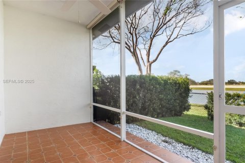 Villa ou maison à vendre à Sunrise, Floride: 2 chambres, 122.63 m2 № 1992960 - photo 30