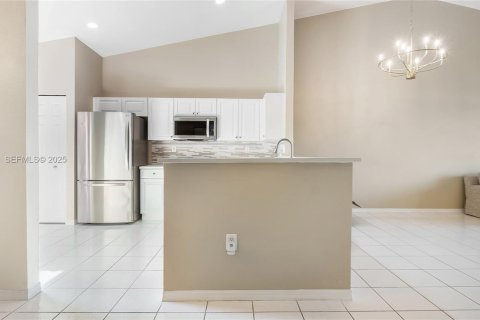 Villa ou maison à vendre à Sunrise, Floride: 2 chambres, 122.63 m2 № 1992960 - photo 10