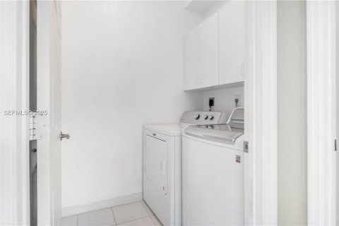 Villa ou maison à vendre à Sunrise, Floride: 2 chambres, 122.63 m2 № 1992960 - photo 23