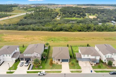 Villa ou maison à vendre à Minneola, Floride: 4 chambres, 177.07 m2 № 2408462 - photo 4