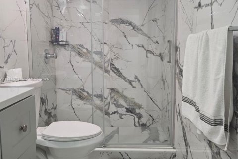 Купить кондоминиум в Майами, Флорида 2 спальни, 102.1м2, № 2154260 - фото 24