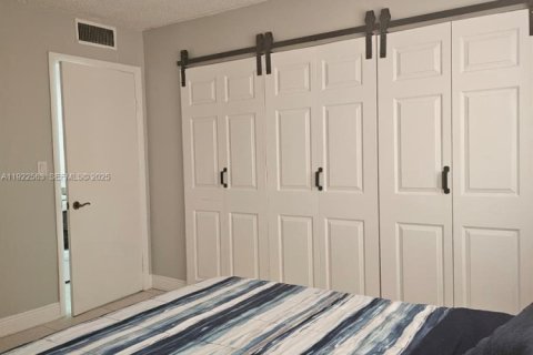 Купить кондоминиум в Майами, Флорида 2 спальни, 102.1м2, № 2154260 - фото 15