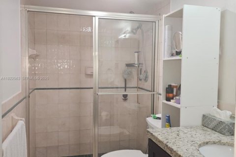 Купить кондоминиум в Майами, Флорида 2 спальни, 102.1м2, № 2154260 - фото 17