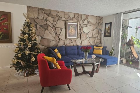 Купить кондоминиум в Майами, Флорида 2 спальни, 102.1м2, № 2154260 - фото 7