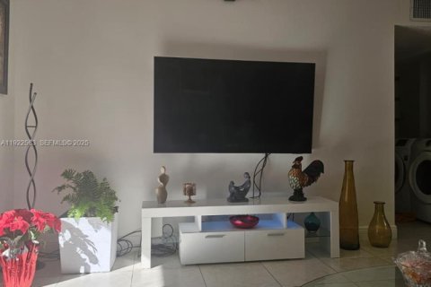 Купить кондоминиум в Майами, Флорида 2 спальни, 102.1м2, № 2154260 - фото 8