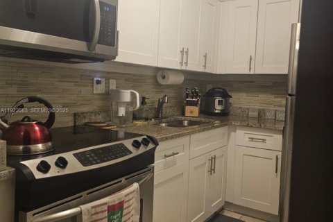 Купить кондоминиум в Майами, Флорида 2 спальни, 102.1м2, № 2154260 - фото 12