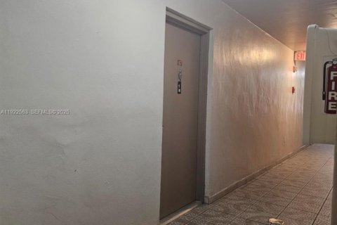 Купить кондоминиум в Майами, Флорида 2 спальни, 102.1м2, № 2154260 - фото 4