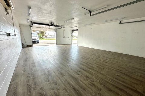Propiedad comercial en alquiler en Edgewater, Florida, 162.76 m2 № 1555886 - foto 9