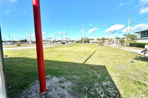 Propiedad comercial en alquiler en Edgewater, Florida, 162.76 m2 № 1555886 - foto 13