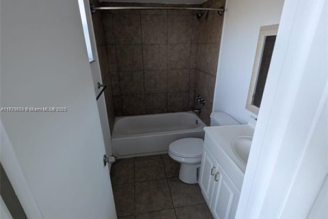 Купить кондоминиум в Лодерхилл, Флорида 2 спальни, 89.09м2, № 1472946 - фото 10