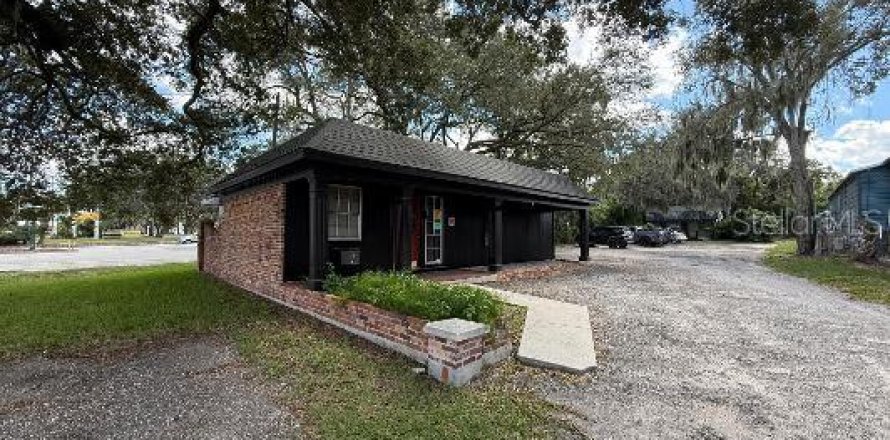 Immobilier commercial à Brandon, Floride 109.25 m2 № 2419851