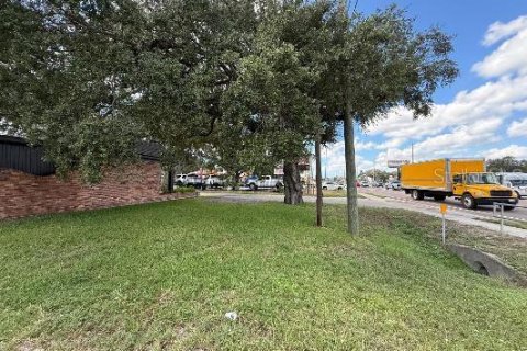 Immobilier commercial à louer à Brandon, Floride: 109.25 m2 № 2419851 - photo 4