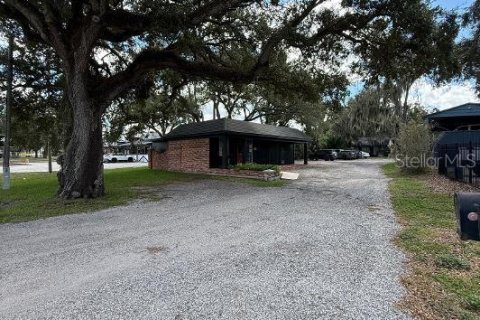 Immobilier commercial à louer à Brandon, Floride: 109.25 m2 № 2419851 - photo 3