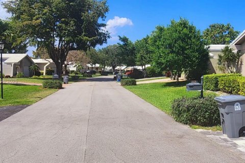 House in Boca Raton, Florida 3 bedrooms, 154.03 sq.m. № 1740081 - photo 9