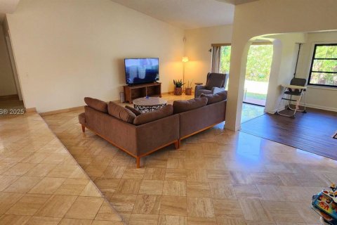 House in Boca Raton, Florida 3 bedrooms, 154.03 sq.m. № 1740081 - photo 15