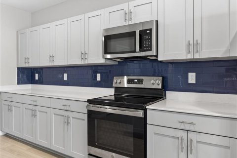 House in Wesley Chapel, Florida 4 bedrooms, 206.8 sq.m. № 2351703 - photo 7