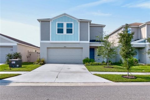 House in Wesley Chapel, Florida 4 bedrooms, 206.8 sq.m. № 2351703 - photo 2