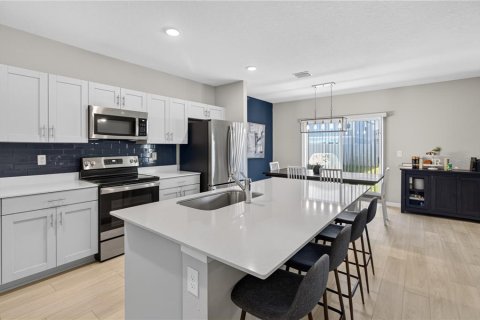 House in Wesley Chapel, Florida 4 bedrooms, 206.8 sq.m. № 2351703 - photo 9