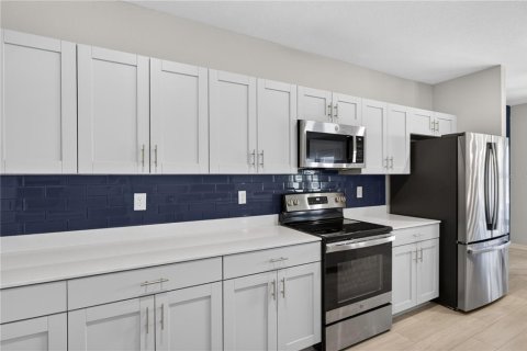 House in Wesley Chapel, Florida 4 bedrooms, 206.8 sq.m. № 2351703 - photo 6