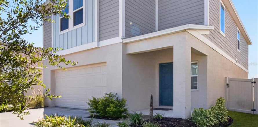 House in Wesley Chapel, Florida 4 bedrooms, 206.8 sq.m. № 2351703