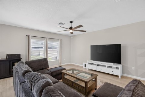 House in Wesley Chapel, Florida 4 bedrooms, 206.8 sq.m. № 2351703 - photo 12
