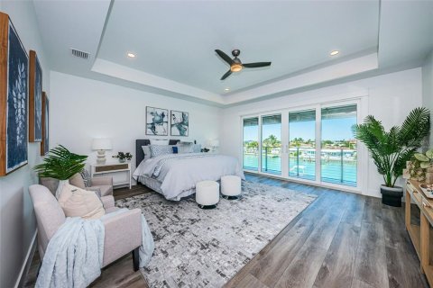 Townhouse in Treasure Island, Florida 4 bedrooms, 275.83 sq.m. № 1086969 - photo 28