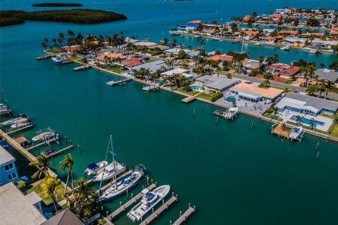 Townhouse in Treasure Island, Florida 4 bedrooms, 275.83 sq.m. № 1086969 - photo 5