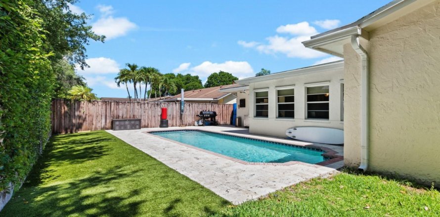 Casa en Sunrise, Florida 4 dormitorios, 151.52 m2 № 1189681