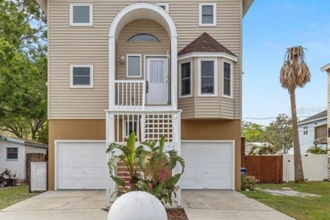 Casa en venta en Palm Harbor, Florida, 3 dormitorios, 141.4 m2 № 1593284 - foto 1