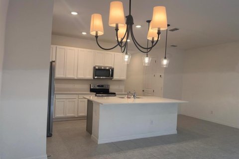 Townhouse in Davenport, Florida 3 bedrooms, 152.36 sq.m. № 2176985 - photo 11