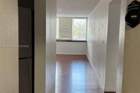 Apartment in Miami, Florida 1 bedroom, 64.94 sq.m. № 2040607