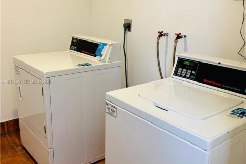 Apartment in Miami, Florida 1 bedroom, 64.94 sq.m. № 2040607 - photo 8