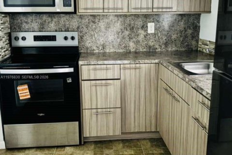 Apartment in Miami, Florida 1 bedroom, 64.94 sq.m. № 2040607 - photo 5