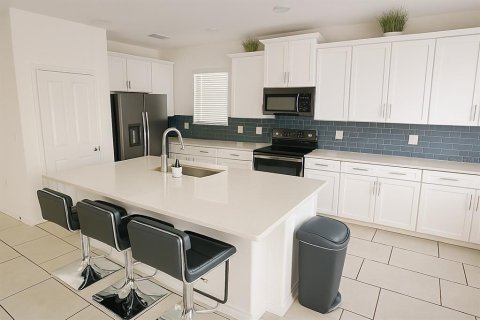 House in Kissimmee, Florida 5 bedrooms, 278.34 sq.m. № 1817343 - photo 10