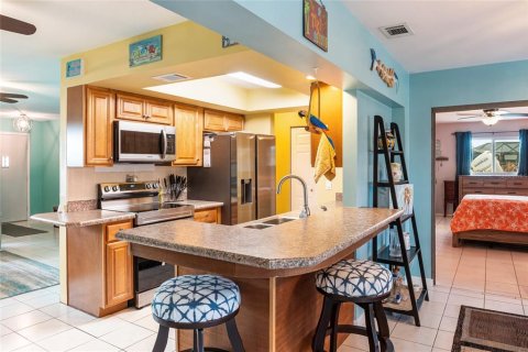House in Port Charlotte, Florida 3 bedrooms, 151.62 sq.m. № 2110549 - photo 8
