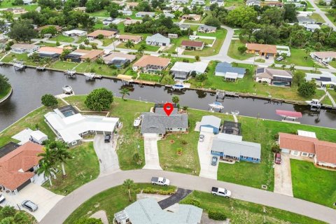 House in Port Charlotte, Florida 3 bedrooms, 151.62 sq.m. № 2110549 - photo 30