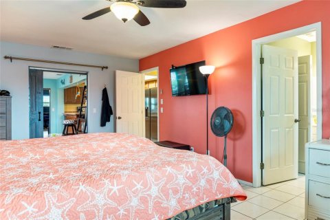 House in Port Charlotte, Florida 3 bedrooms, 151.62 sq.m. № 2110549 - photo 11