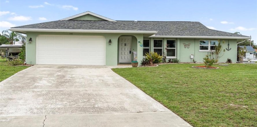House in Port Charlotte, Florida 3 bedrooms, 151.62 sq.m. № 2110549