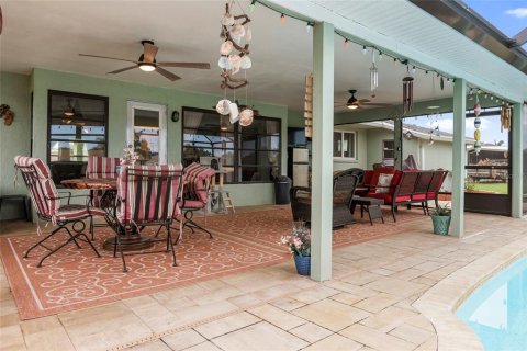 House in Port Charlotte, Florida 3 bedrooms, 151.62 sq.m. № 2110549 - photo 20