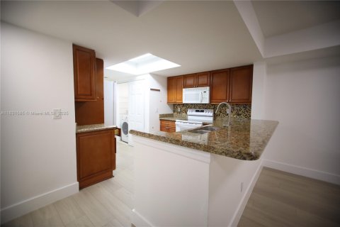 Copropriété à louer à Coral Springs, Floride: 2 chambres, 91.6 m2 № 1980644 - photo 6