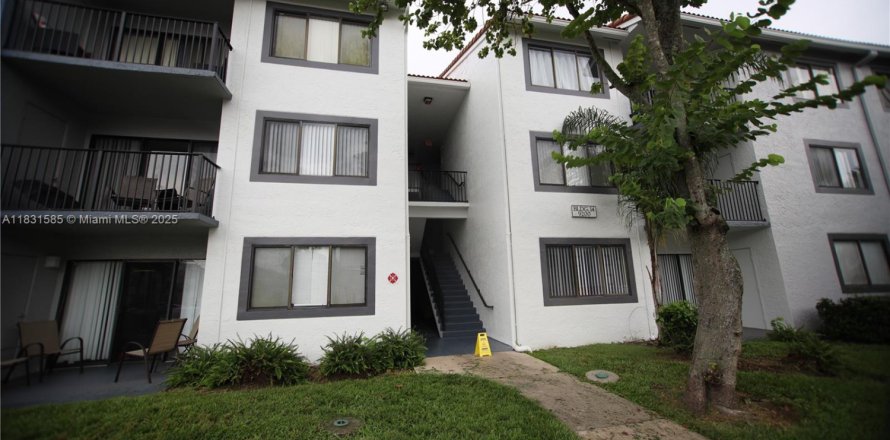 Condo à Coral Springs, Floride, 2 chambres  № 1980644