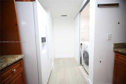 Copropriété à louer à Coral Springs, Floride: 2 chambres, 91.6 m2 № 1980644 - photo 13